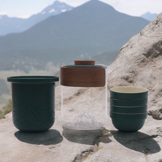 Portable mountain ceramic tea set with four cups and travel case